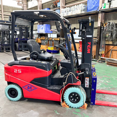 2.5ｔ電気フォークリフト